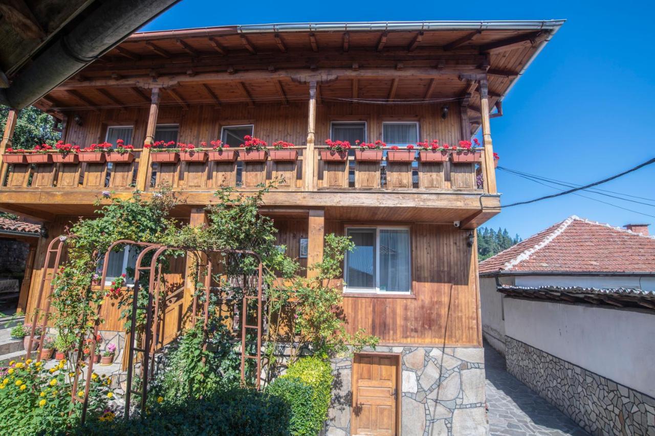 Guest House Roden Dom Koprivchtitsa Extérieur photo