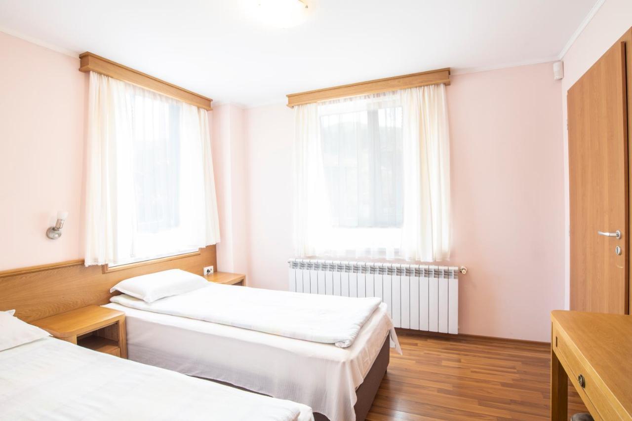 Guest House Roden Dom Koprivchtitsa Extérieur photo
