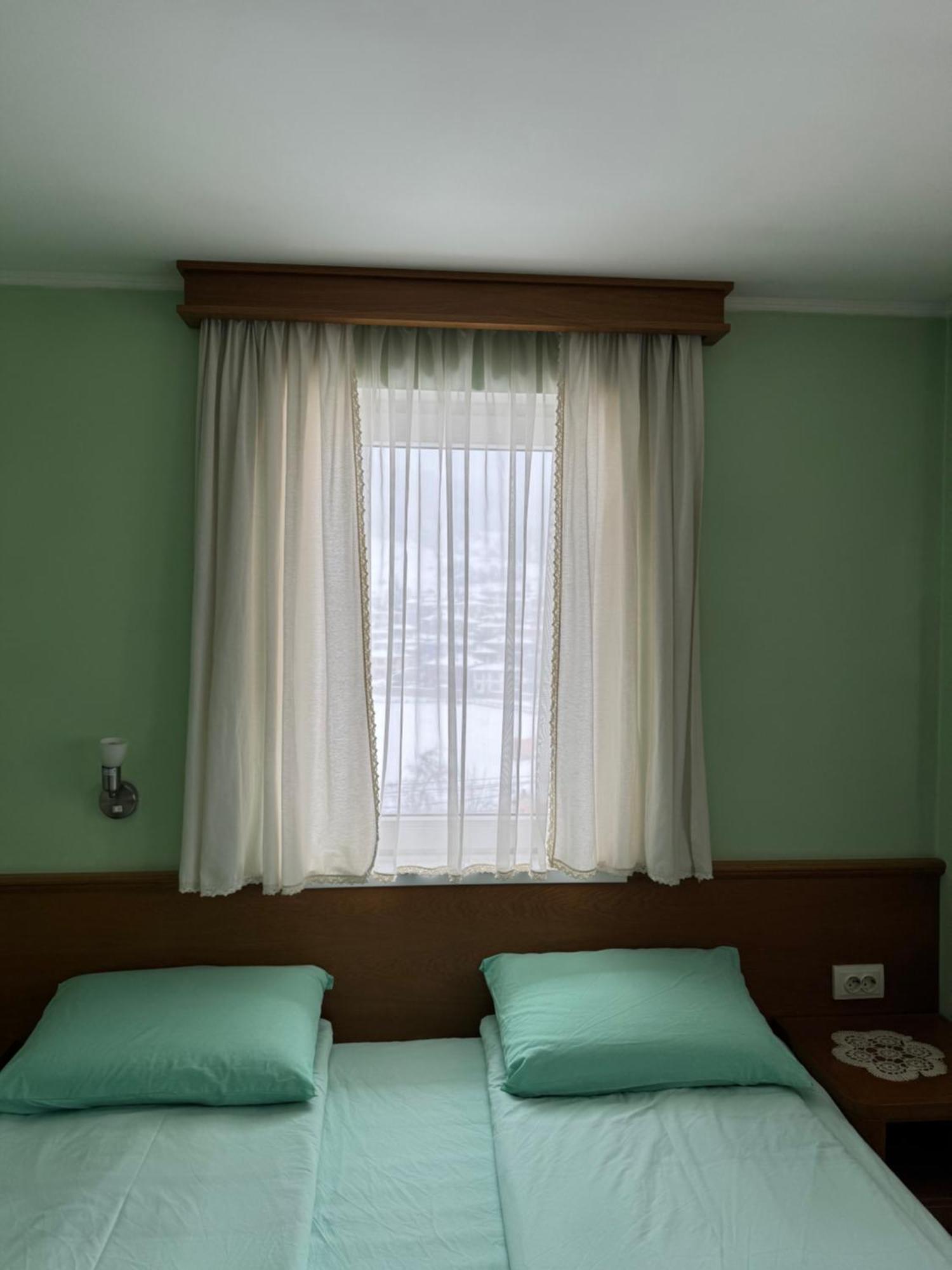 Guest House Roden Dom Koprivchtitsa Extérieur photo